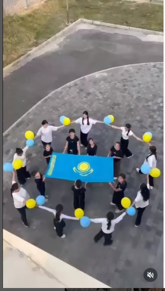 "Егемен ел тарихы:деректер мен зерттеулер " тақырыбында педагогтермен өткен дөңгелек үстел жұмыс барысында Тәуелсіз Қазақстанның қалыптасу жолындағы тарихи оқиғаларды саралау ,жаңа деректер мен зерттеулерге талдау жасалды.